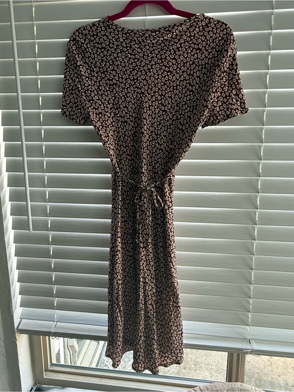 Maroon/yellow Floral Tie-Waist Midi Dress - small - so cute & easy to wear!